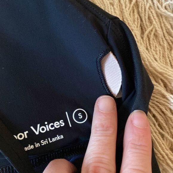 NWT. Outdoor Voices Flow Strappy Bra - Picture 8 of 8